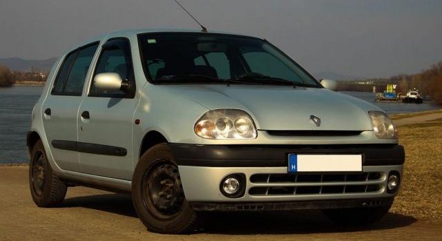 Bírja-e még az öreg Renault? Végsebesség-teszten a 25 éves Clio!