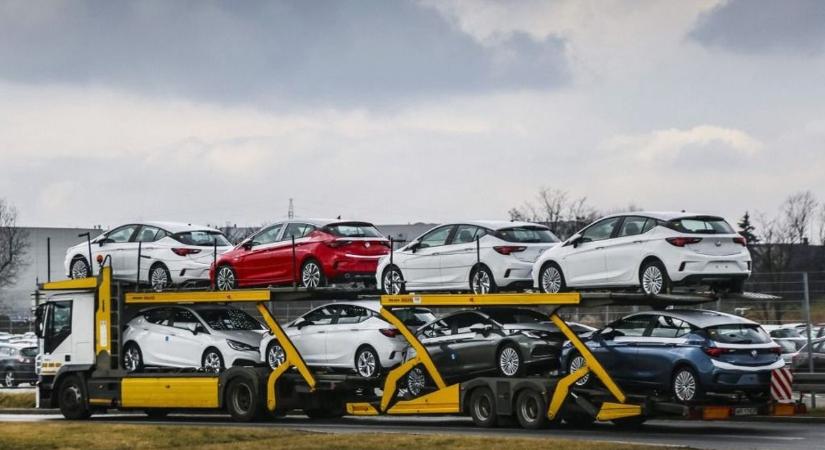 Használtautópiac: az Opel Astrát nem lehet letaszítani a trónról