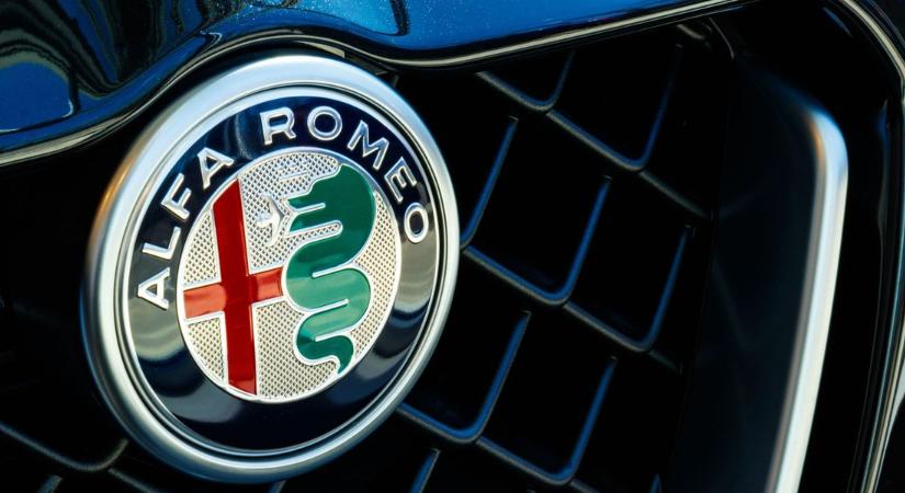 Megérkezett az Alfa Romeo első villanyautója