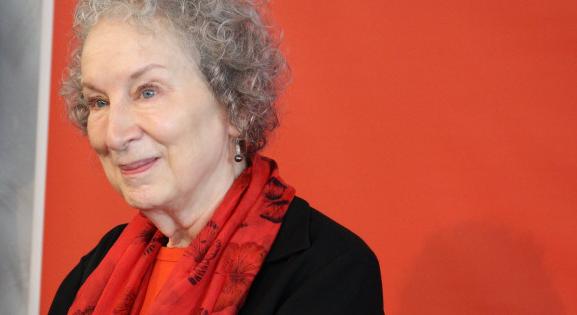 Margaret Atwood háborúellenes versében „Senki nem tér vissza”
