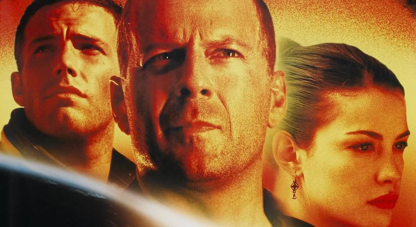 Bruce Willis olyan nagyvonalú volt az Armageddon forgatásán, hogy egy csomó pénzt beleadott egy heti nyereményjátékba, amit a stáb tagjainak szerveztek