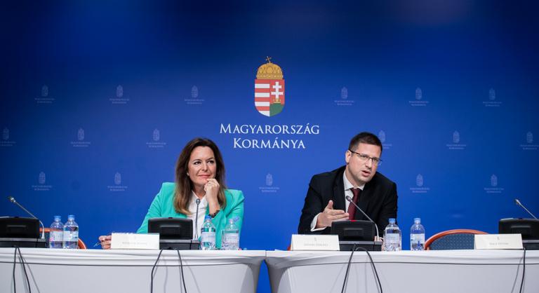 Gulyás Gergely bejelenti a kormány döntéseit - Kormányinfó élőben az Indexen