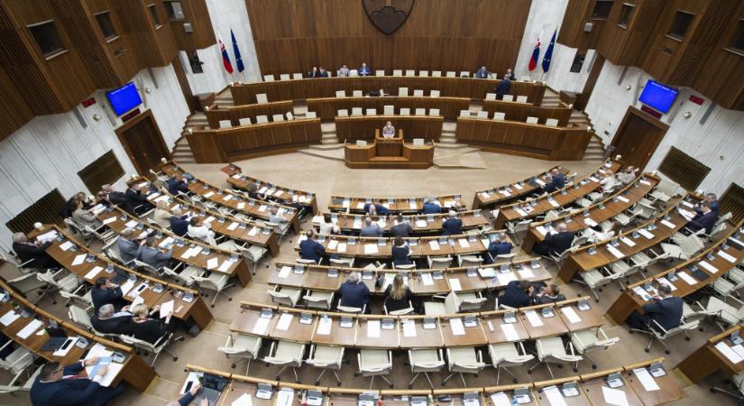 Az iskolai szexuális nevelésről vitázott a parlament a pénteki ülésnapon