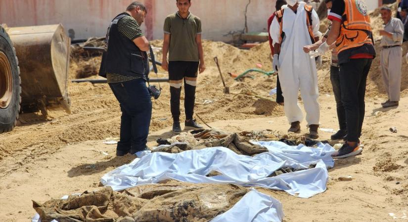 392 holttestet találtak a tömegsírokban a gázai Nasszer kórház területén