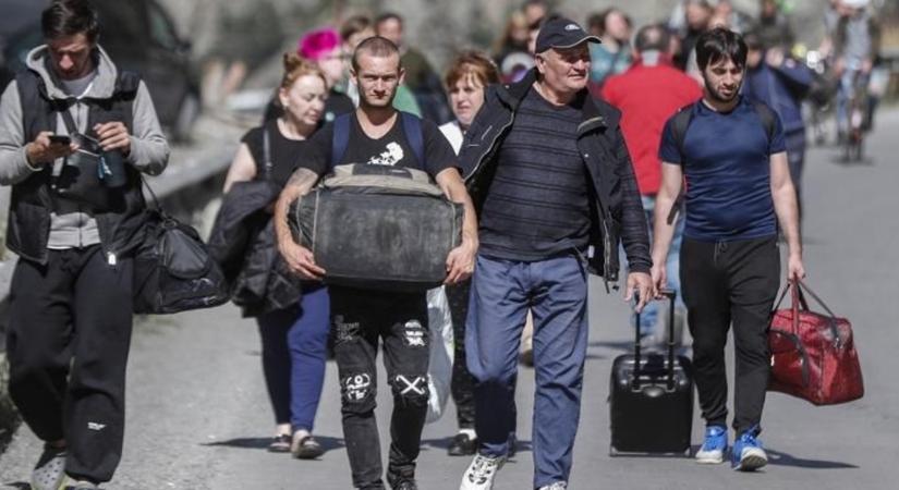 Több mint 11 ezren érkeztek Ukrajnából szombaton, 33-an maradnak nálunk