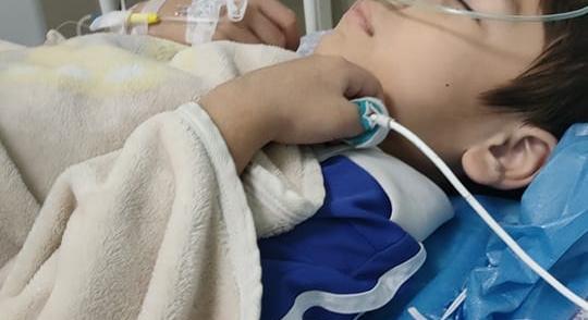 Egy hétig volt kómában: kínai kórházban kezelik a magyar kisfiút