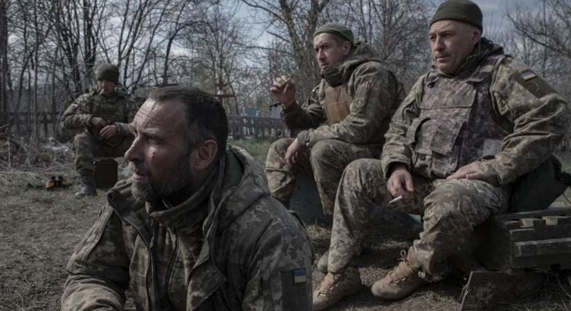 Tovább nyomulnak az orosz erők: elfoglalták Szemenovkát