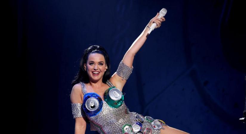 Katy Perry brutálisan rövidre vágatta a haját, hihetetlenül vagány lett a végeredmény