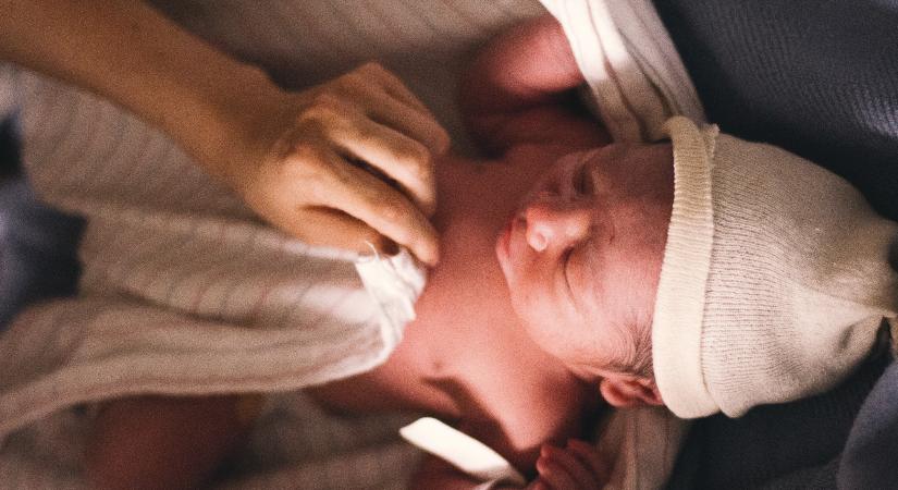 Újszülöttet találtak a Heim Pál kórház babamentőjében
