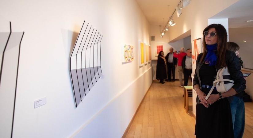 Hommage à Albers címmel nyílt kiállítás a Veszprémi Művészetek Házában (képgaléria)