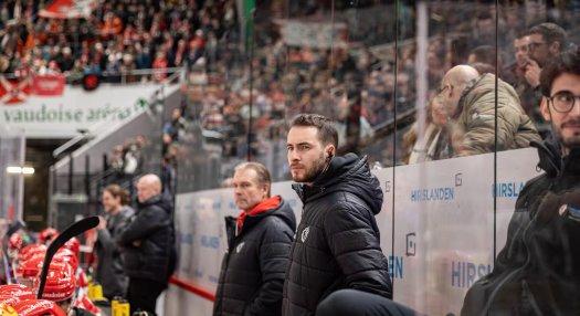 A Lausanne jégkorongcsapatával döntős edzőt, Bartalis Balázst dicséri a helyi sajtó