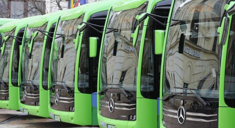 Új eljárást rendelt el a táblabíróság a pécsi buszbeszerzési ügyben