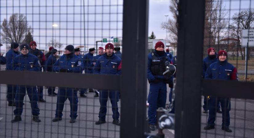 Több tucat magyar rendőrt indítottak a szerb-észak-macedón határra