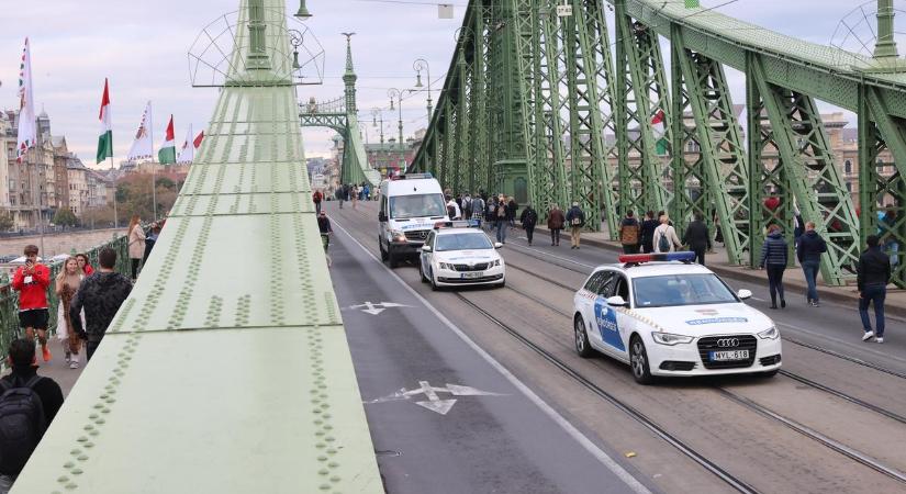 Dráma a Szabadság hídon: lezárták az átkelőt a hatóságok