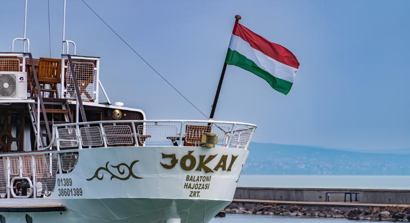 Újra munkába áll a Balaton legendás hajója – fotó