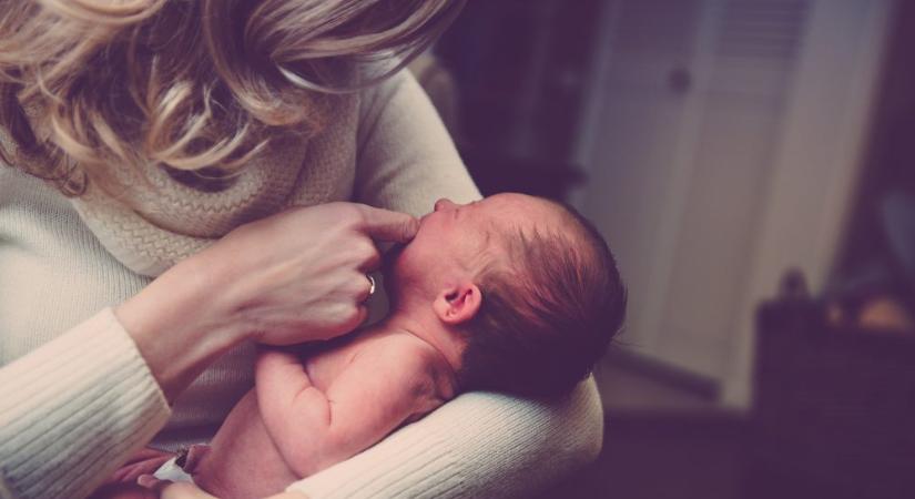 Újszülöttet találtak a Heim Pál kórház babamentőjében