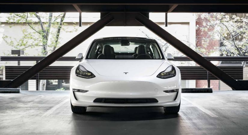 Tesla visszalép az ambiciózus gyártástechnológiától