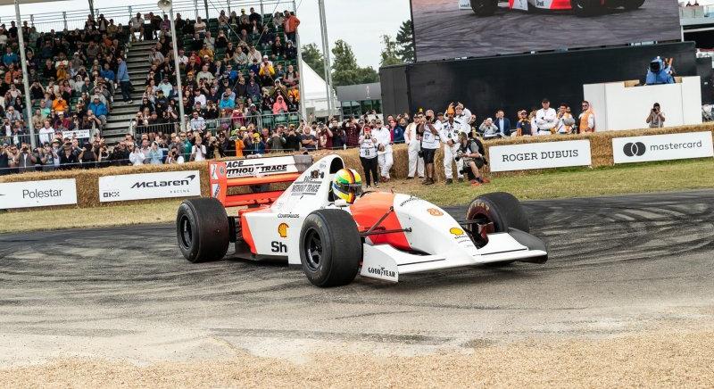Senna utolsó F1-es McLarenjét fogja vezetni Imolában Vettel