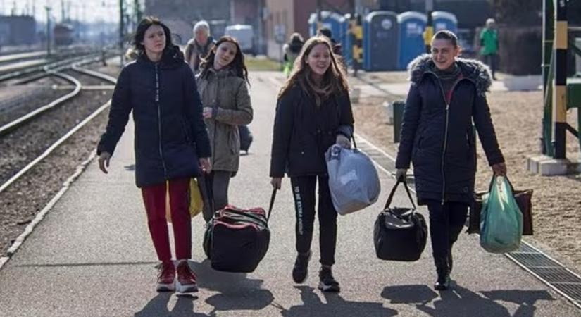 Csaknem tízezren érkeztek Ukrajnából szerdán, 37-en maradnak nálunk