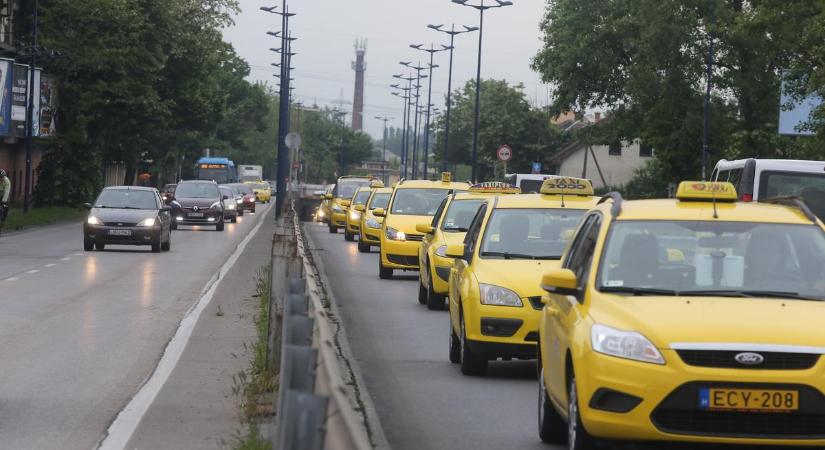 Az Uber után újabb ismert márka jelenik meg a budapesti taxispiacon