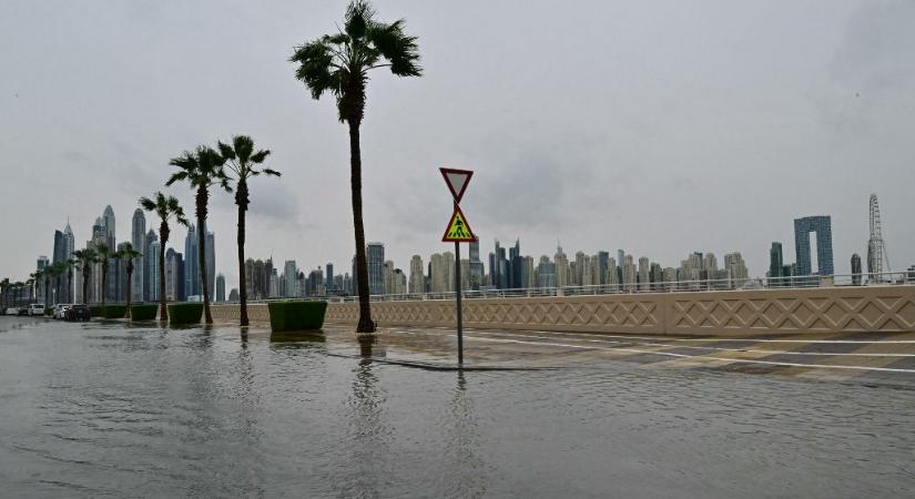 Megint leszakadt az ég Dubajban, a lakosságot arra kérték, maradjon mindenki otthon