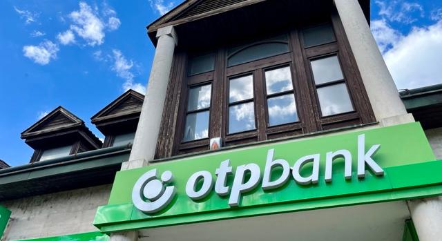 Felújítás miatt ideiglenesen bezárják az OTP komlói bankfiókját