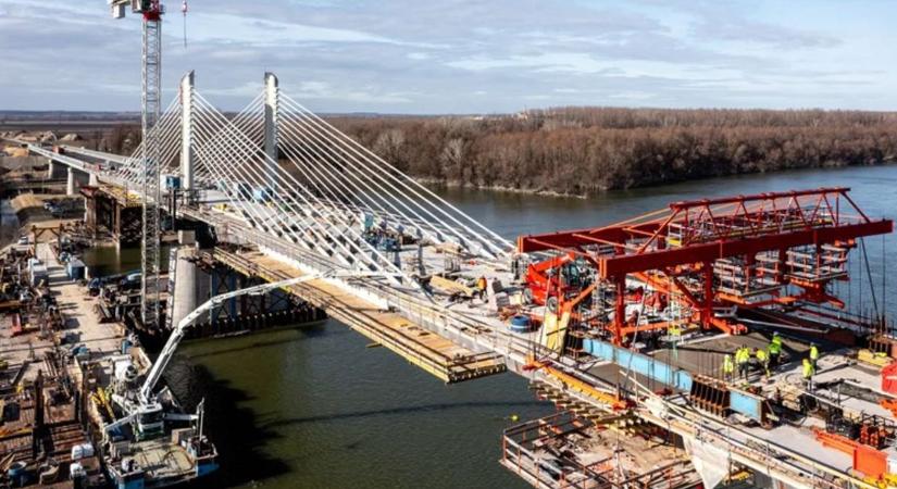 Nyárra befejeződik az új Duna-híd építése  videó