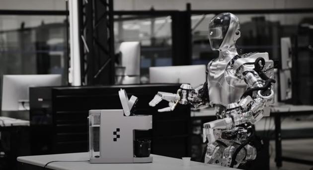 Humanoid robotok agyába költözik be az OpenAI intelligenciája