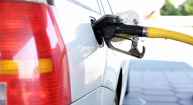 Rossz hír: szerdától újra drágul a benzin