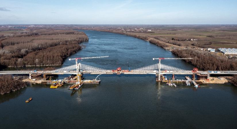 A végéhez közeledik a legújabb hazai Duna-híd építése