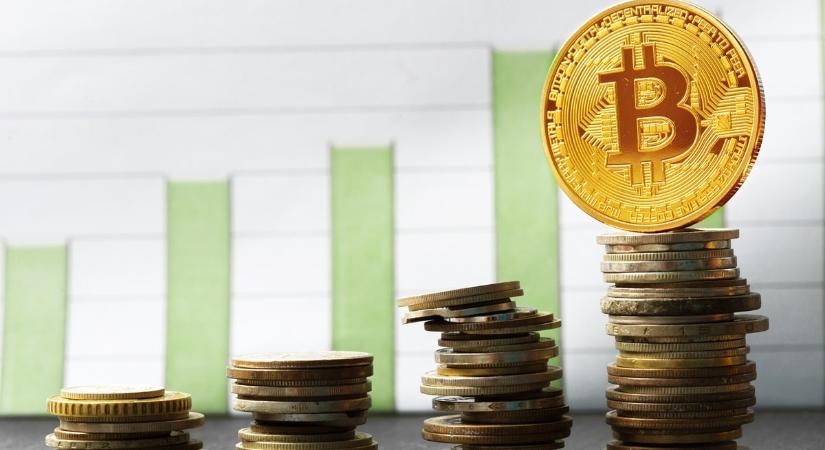 Történelmi csúcson a Bitcoin – 71 ezer dollár felett a vezető kriptovaluta