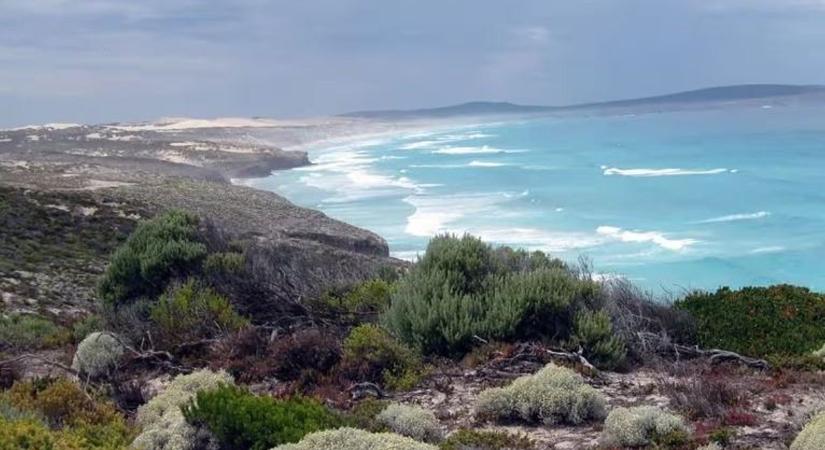 Egy halászhajó felborult Ausztrália partjainál, három ember meghalt