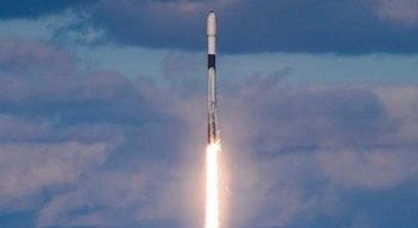 Dél-Korea pályára állította második kémműholdját