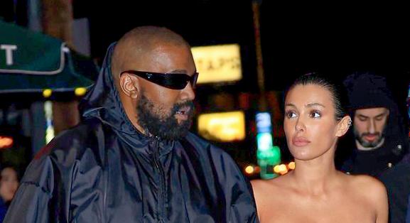 Kanye West felesége, Bianca Censori ma sem bízta a képzeletünkre adottságait: a melleit és az intim testrészét is megvillantotta – 18 fotók
