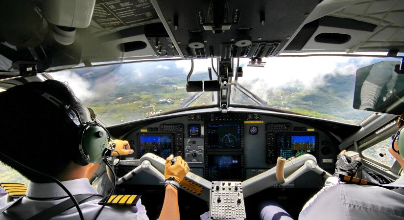 Előfordult a valóságban, hogy egy utas vette át egy utasszállító repülőgép irányítását?