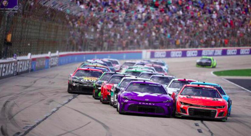Hamlin szerint a NASCAR manipulálhatta a texasi verseny befutóját