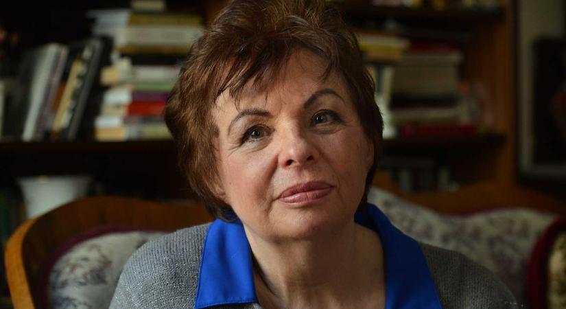 Rakovszky Zsuzsa kapja az Artisjus Irodalmi Nagydíjat
