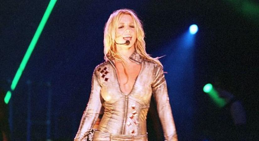 Kiderült mennyit kell fizetnie apjának a folyamatosan pucérkodó Britney Spearsnek