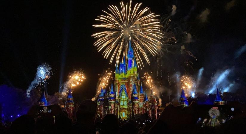 Másfél millió forintot vert el egy család egyetlen nap alatt Disneylandben