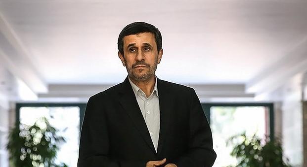 Államfőknek kijáró kíséretet kapott a holokauszttagadó volt iráni elnök