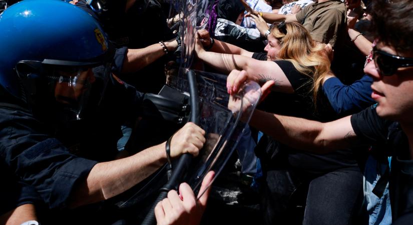 Videón, ahogy egymásnak esnek a tüntetők és a rendőrök a római születési konferencián