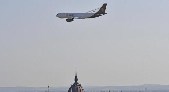 Pilótákat toboroznak a kínaiak a magyar állami Airbus 330-asra