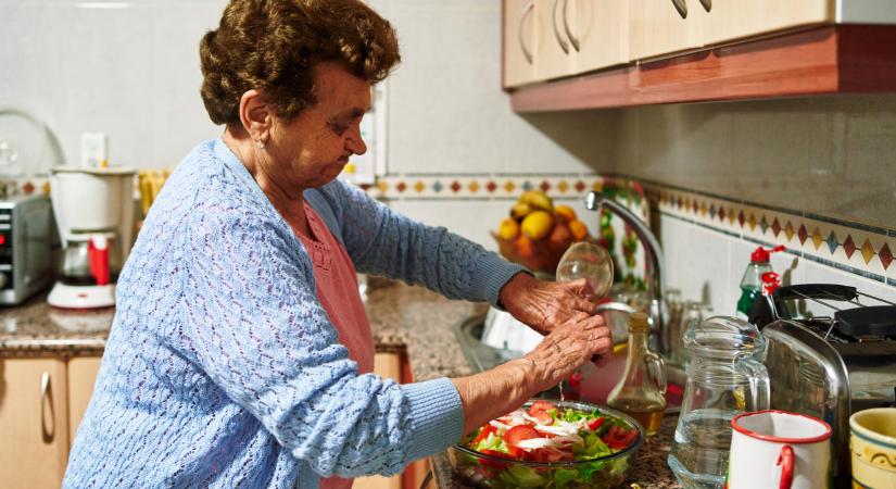 Ez az apróság védheti meg az időseket a rettegett népbetegségtől? Elég fél evőkanálnyi minden nap