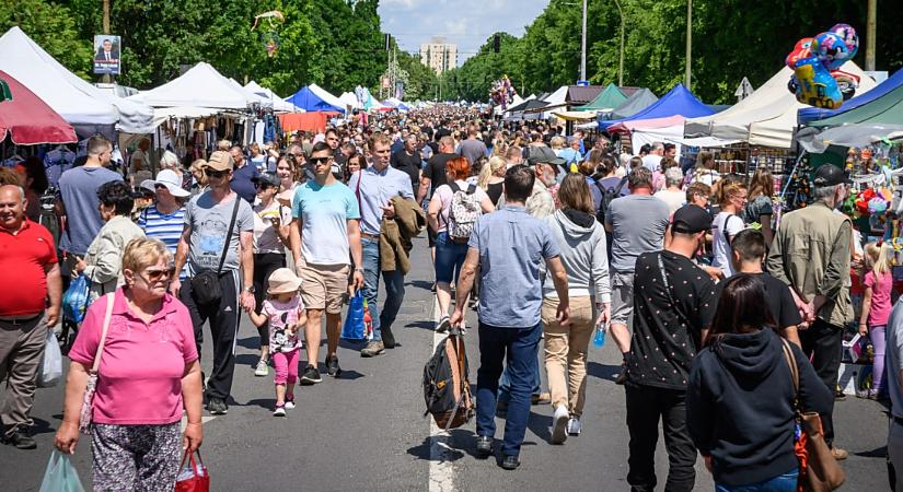 Tömegek látogattak el a tavaszi Mihály-napi vásárra – fotókkal, videóval