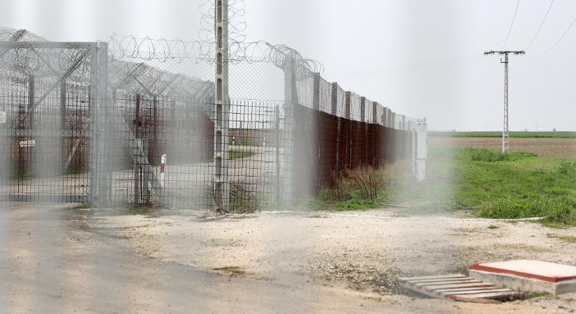 Tizenhat határsértő ellen intézkedtek a rendőrök a hétvégén Szeged közelében