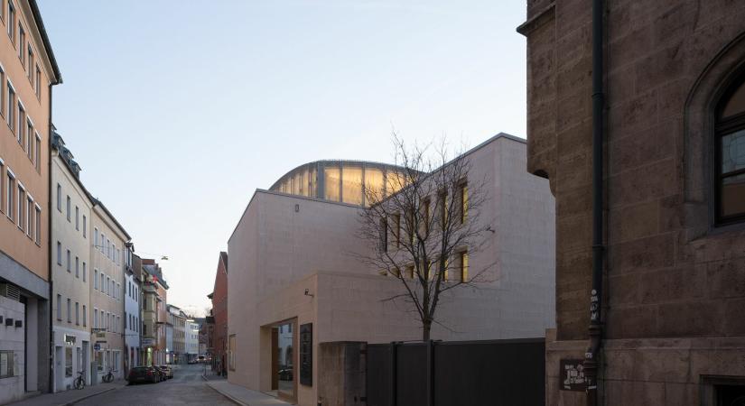Egy német zsinagóga újraszületése – A regensburgi Közösségi Központ és Zsinagóga épületkomplexuma