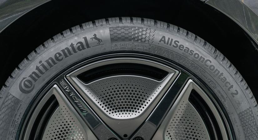 A Continental AllSeasonContact 2 autógumija az első helyen végzett a Tyre Reviews szakportál 2024-es négyévszakos abroncstesztjén