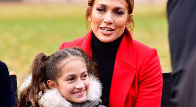 Friss fotókon Jennifer Lopez ritkán látott lánya: a 16 éves Emme vagány kamasz