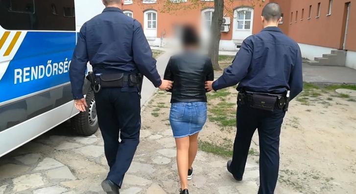 Kozmetikumokat és ruhákat lopkodott egy fiatal vásárhelyi nő, lekapcsolták a zsaruk