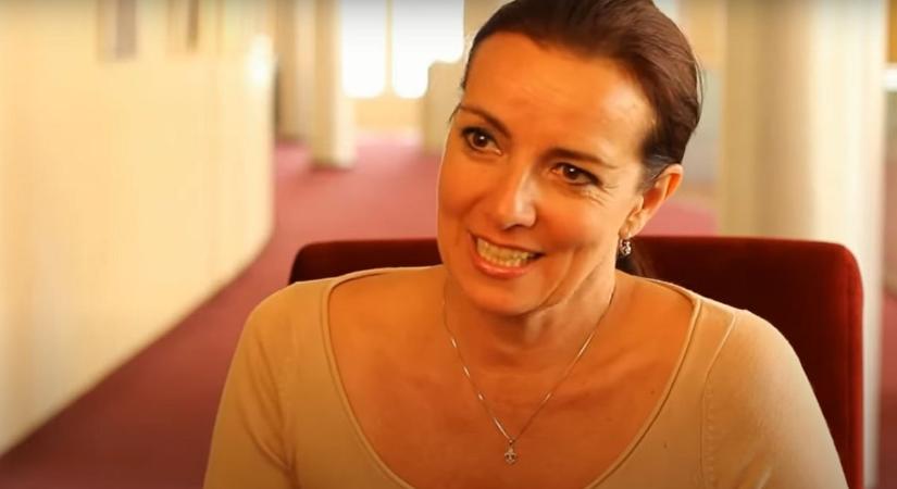 Öt év próbálkozás után az örökbefogadás mellett döntött a magyar színésznő